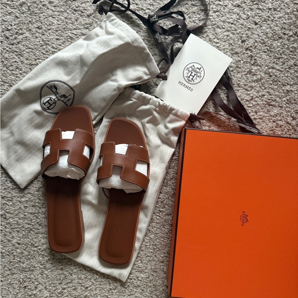 Hermès Brown Oran Sandals